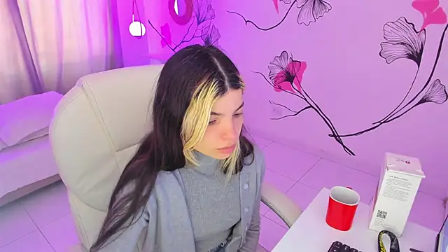 Snapshot of Isabela_Fiorelli chatting on November 21, 2025, 1:32 pm Isabela Fiorelli online show from November 21, 2025, 1:32 pm