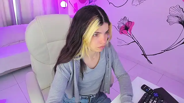 Snapshot of Isabela_Fiorelli chatting on November 27, 2025, 1:22 pm Isabela Fiorelli online show from November 27, 2025, 1:22 pm