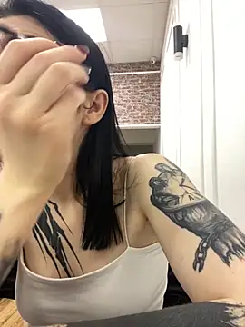 MaeveMoon online show from October 30, 2025, 4:11 am