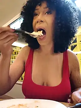 Snapshot of dianagolley420 chatting on April 3, 2026, 6:14 pm dianagolley420 online show from April 3, 2026, 6:14 pm