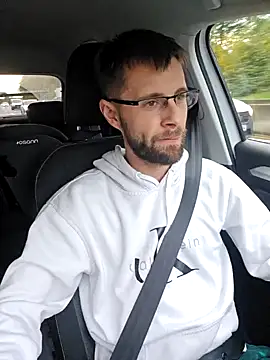 Snapshot of ademandjulia chatting on October 28, 2025, 3:33 pm ademandjulia online show from October 28, 2025, 3:33 pm