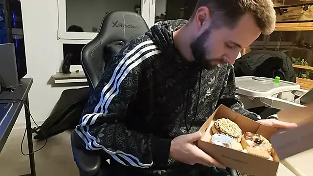 Snapshot of ademandjulia chatting on March 16, 2026, 11:07 pm ademandjulia online show from March 16, 2026, 11:07 pm