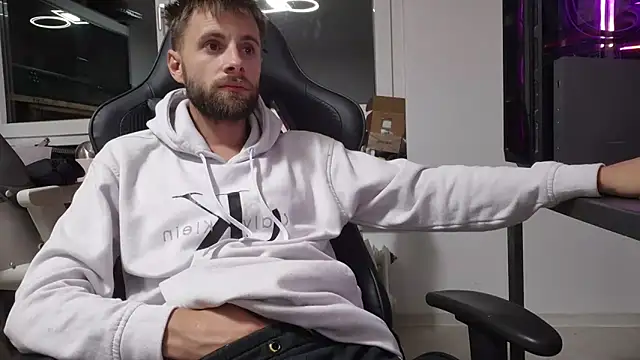 Snapshot of ademandjulia chatting on October 2, 2025, 9:18 pm ademandjulia online show from October 2, 2025, 9:18 pm