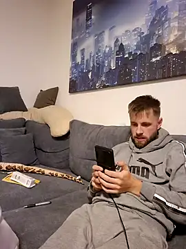 Snapshot of ademandjulia chatting on October 16, 2025, 4:37 pm ademandjulia online show from October 16, 2025, 4:37 pm