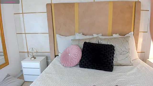 GraceDupont1 online show from October 11, 2025, 11:06 pm