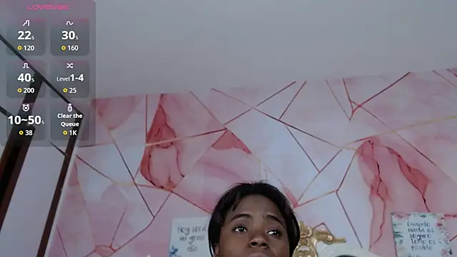 LindaBird online show from February 2, 2026, 9:14 pm