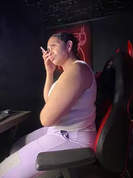 Carola-Ross online show from March 18, 2025, 2:18 am