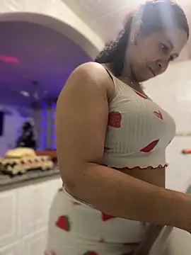 Carola-Ross online show from December 13, 2025, 8:04 pm