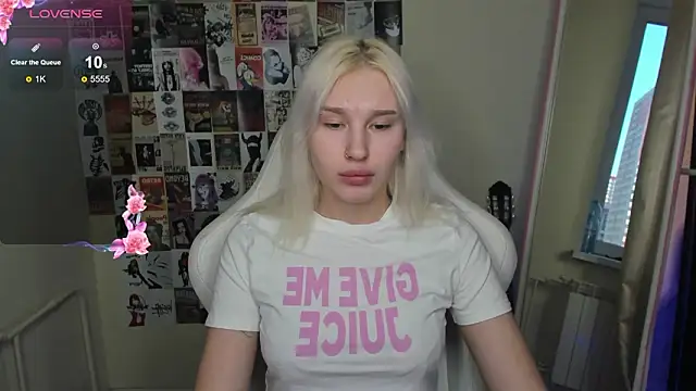 EvelinaLuu online show from February 26, 2026, 11:54 am