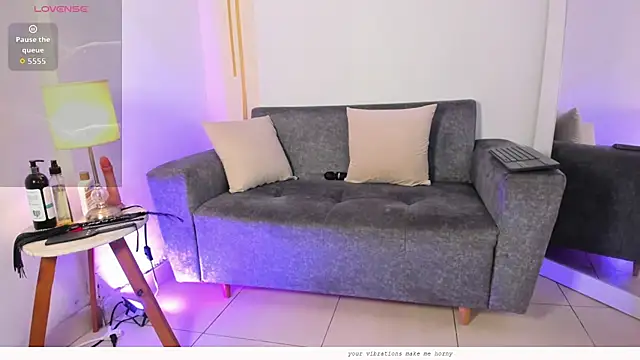 Emylyjonhs online show from March 4, 2026, 11:34 pm