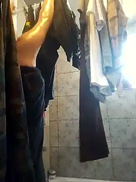 Snapshot of ShysluutGia chatting on February 12, 2026, 9:36 pm ShysluutGia online show from February 12, 2026, 9:36 pm