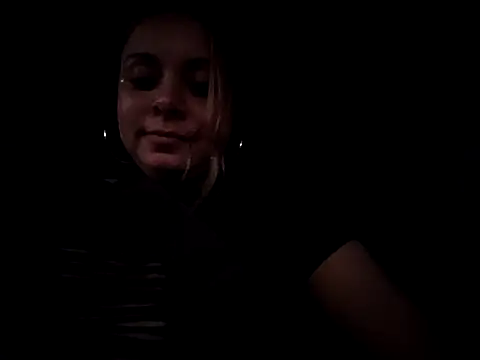 Snapshot of ShysluutGia chatting on December 20, 2025, 1:08 am ShysluutGia online show from December 20, 2025, 1:08 am