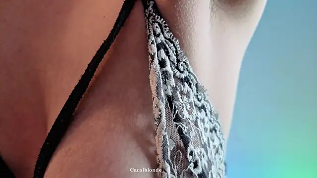 Carolblonde online show from March 19, 2026, 1:38 am