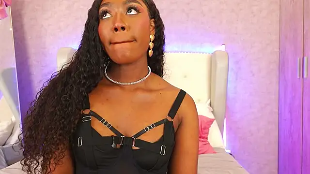 ThianaLopez online show from April 16, 2026, 9:39 pm