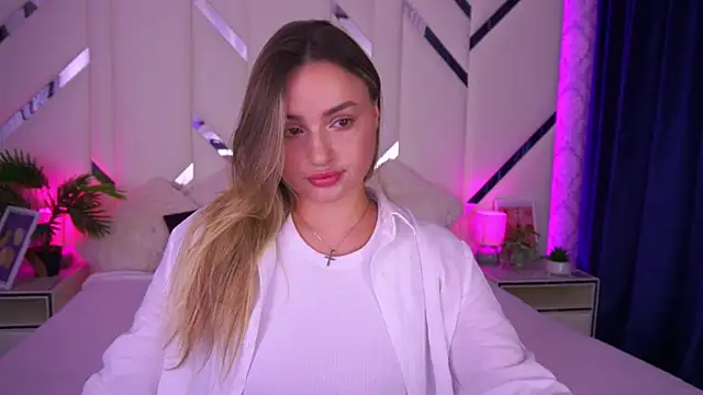 Snapshot of LindsieGreyy chatting on September 24, 2025, 6:20 am LindsieGreyy online show from September 24, 2025, 6:20 am