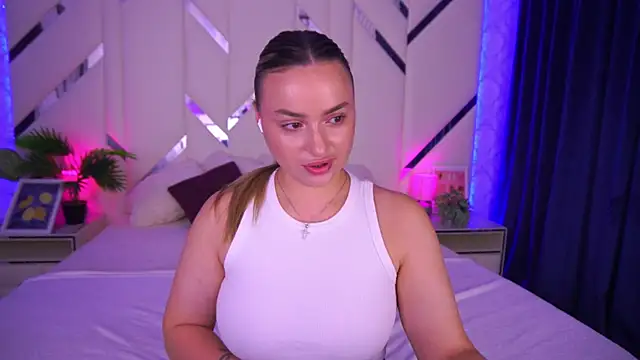 Snapshot of LindsieGreyy chatting on October 1, 2025, 6:29 am LindsieGreyy online show from October 1, 2025, 6:29 am