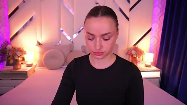 LindsieGreyy online show from April 14, 2026, 6:29 am