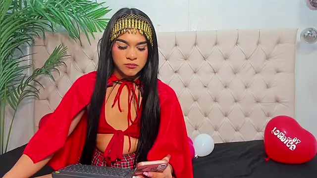 Andrea Tobar online show from February 10, 2025, 7:38 pm