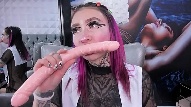 miss   angel online show from October 6, 2025, 6:08 pm