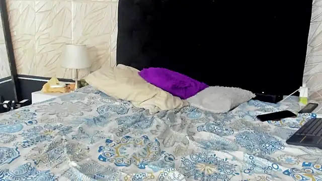 ChanelleJohnson  online show from December 22, 2025, 11:16 pm