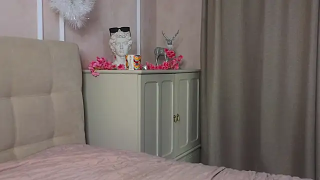 Snapshot of ColleenCox chatting on February 22, 2025, 1:22 am ColleenCox online show from February 22, 2025, 1:22 am