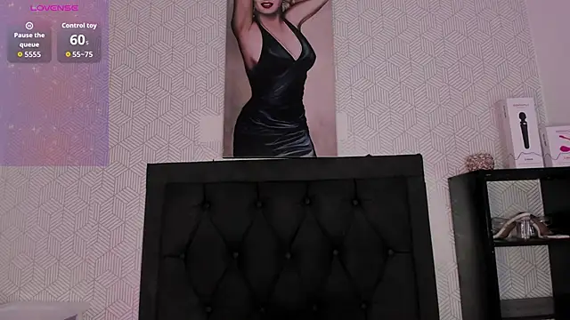 Snapshot of Selena_fox7 chatting on February 3, 2026, 6:40 am Selena fox7 online show from February 3, 2026, 6:40 am