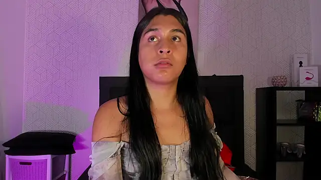 Snapshot of Selena_fox7 chatting on February 13, 2026, 3:28 am Selena fox7 online show from February 13, 2026, 3:28 am