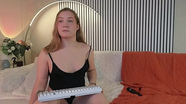 Saint Vicious online show from October 21, 2025, 8:19 pm