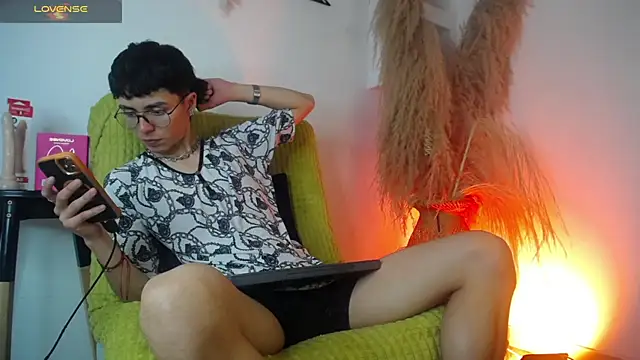 MaikyCooper online show from September 10, 2025, 3:55 pm