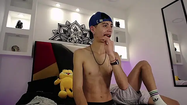 MaikyCooper online show from February 26, 2025, 7:34 am