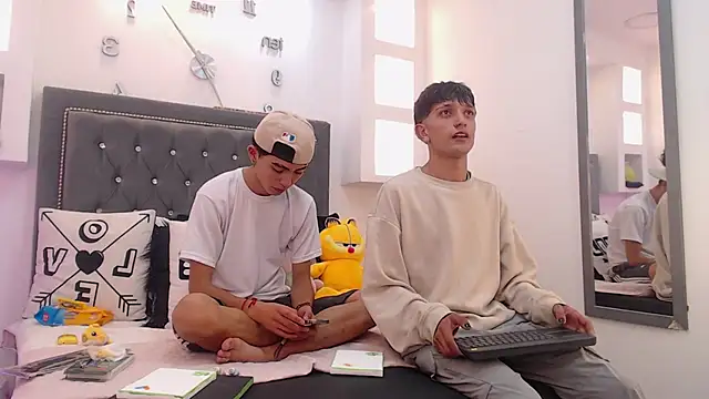 MaikyCooper online show from March 8, 2025, 4:23 am