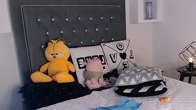 MaikyCooper online show from March 17, 2025, 4:51 am