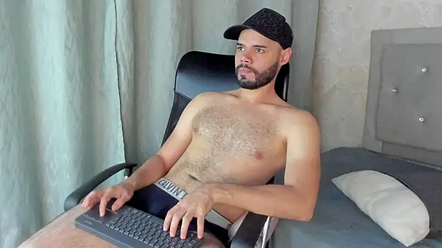 Luke Diaz7 online show from March 18, 2025, 7:12 pm