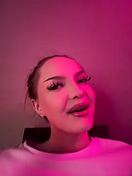 Snapshot of AlexaBright chatting on November 9, 2025, 6:01 pm AlexaBright online show from November 9, 2025, 6:01 pm