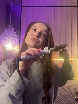 Snapshot of AlexaBright chatting on November 3, 2025, 6:00 pm AlexaBright online show from November 3, 2025, 6:00 pm