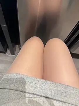 Mia-77 online show from April 11, 2026, 4:53 am