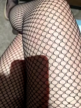 Snapshot of Mia-77 chatting on October 28, 2025, 9:30 am Mia-77 online show from October 28, 2025, 9:30 am