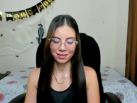 veronicamiller22 online show from October 21, 2025, 2:11 am