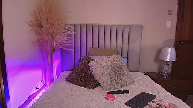 MiaHertz online show from September 11, 2025, 1:05 am