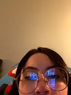 ValentinaOrtiz3 online show from October 19, 2025, 12:46 am