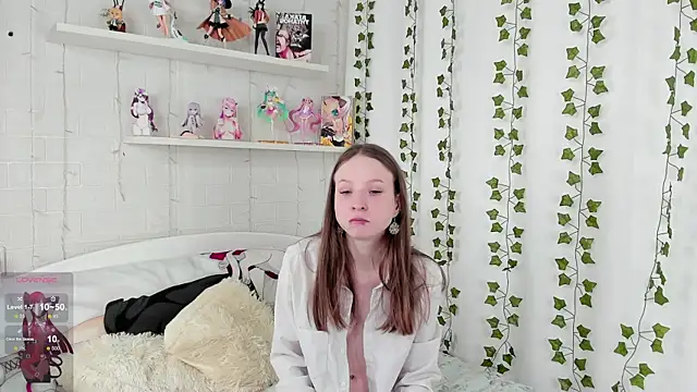 b4by Emilia online show from March 19, 2025, 5:52 am