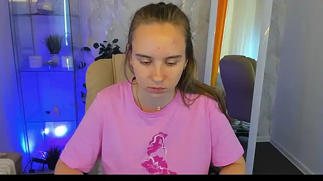 Lika 0ne online show from October 2, 2025, 12:19 pm