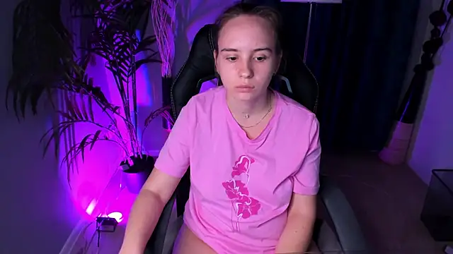 Lika 0ne online show from October 10, 2025, 11:11 am