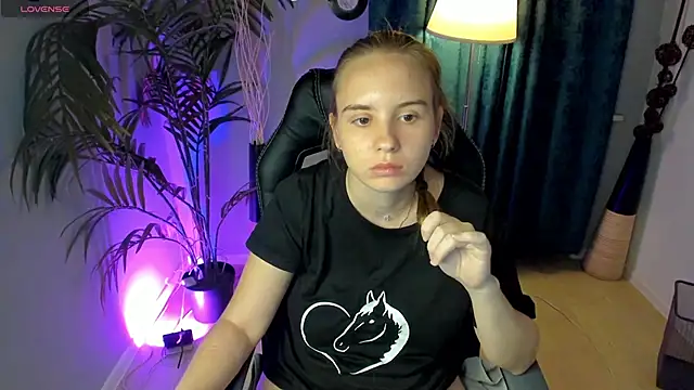 Lika 0ne online show from October 4, 2025, 12:28 pm