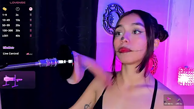 Snapshot of lanna_brunette chatting on October 23, 2025, 1:10 pm lanna brunette online show from October 23, 2025, 1:10 pm