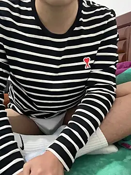 0W00GIGi online show from February 17, 2025, 1:22 pm