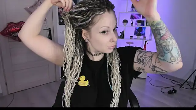 Snapshot of HoneySallyMoore chatting on September 28, 2025, 3:30 pm HoneySallyMoore online show from September 28, 2025, 3:30 pm