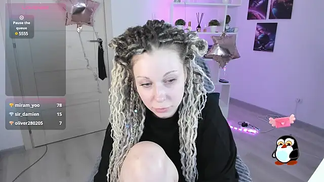 Snapshot of HoneySallyMoore chatting on January 19, 2025, 2:57 am HoneySallyMoore online show from January 19, 2025, 2:57 am