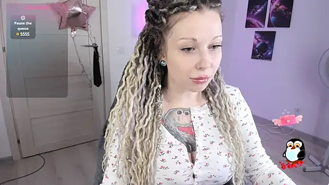 Snapshot of HoneySallyMoore chatting on January 12, 2025, 8:25 pm HoneySallyMoore online show from January 12, 2025, 8:25 pm