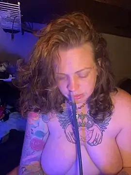 favoritestepsis online show from December 3, 2025, 8:14 am